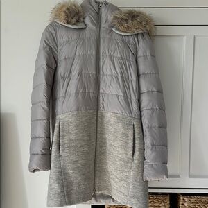 Women's Gray Puffer Coat with Faux Fur Trim